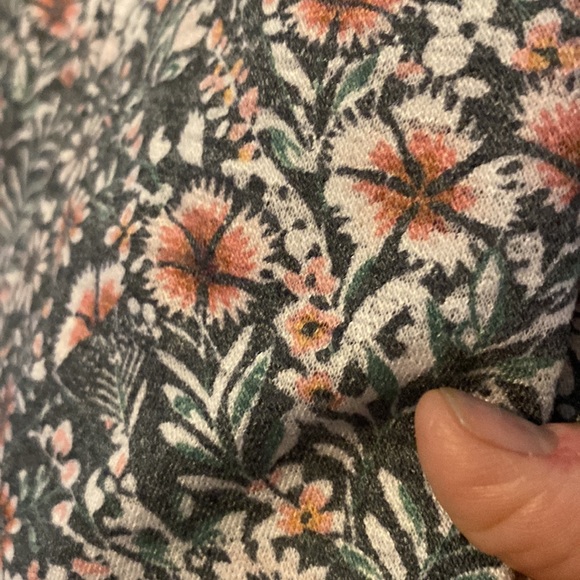 Grey/ flower print lace trim tunic - Picture 5 of 5